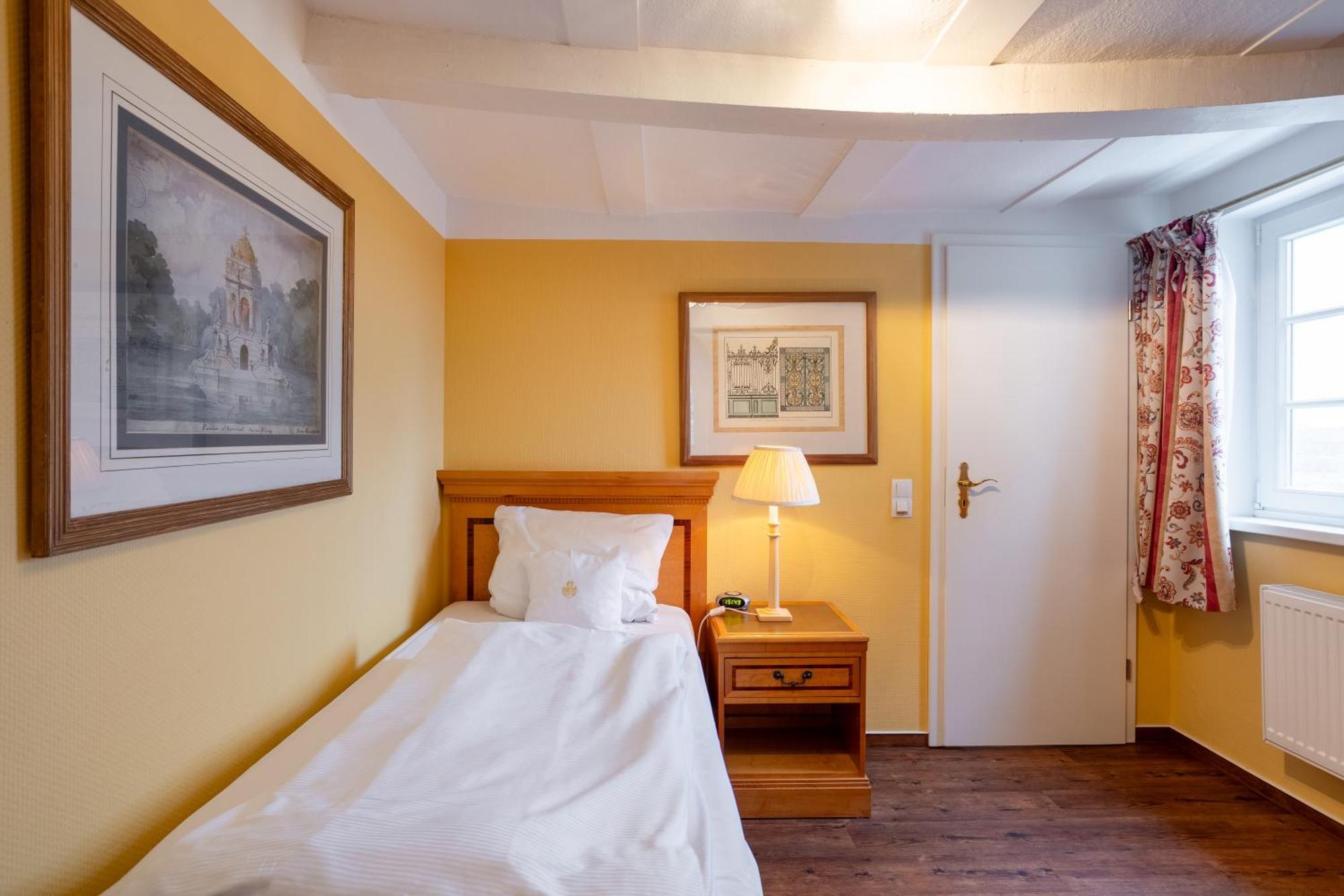 Burghotel Staufenberg Staufenberg  Екстер'єр фото
