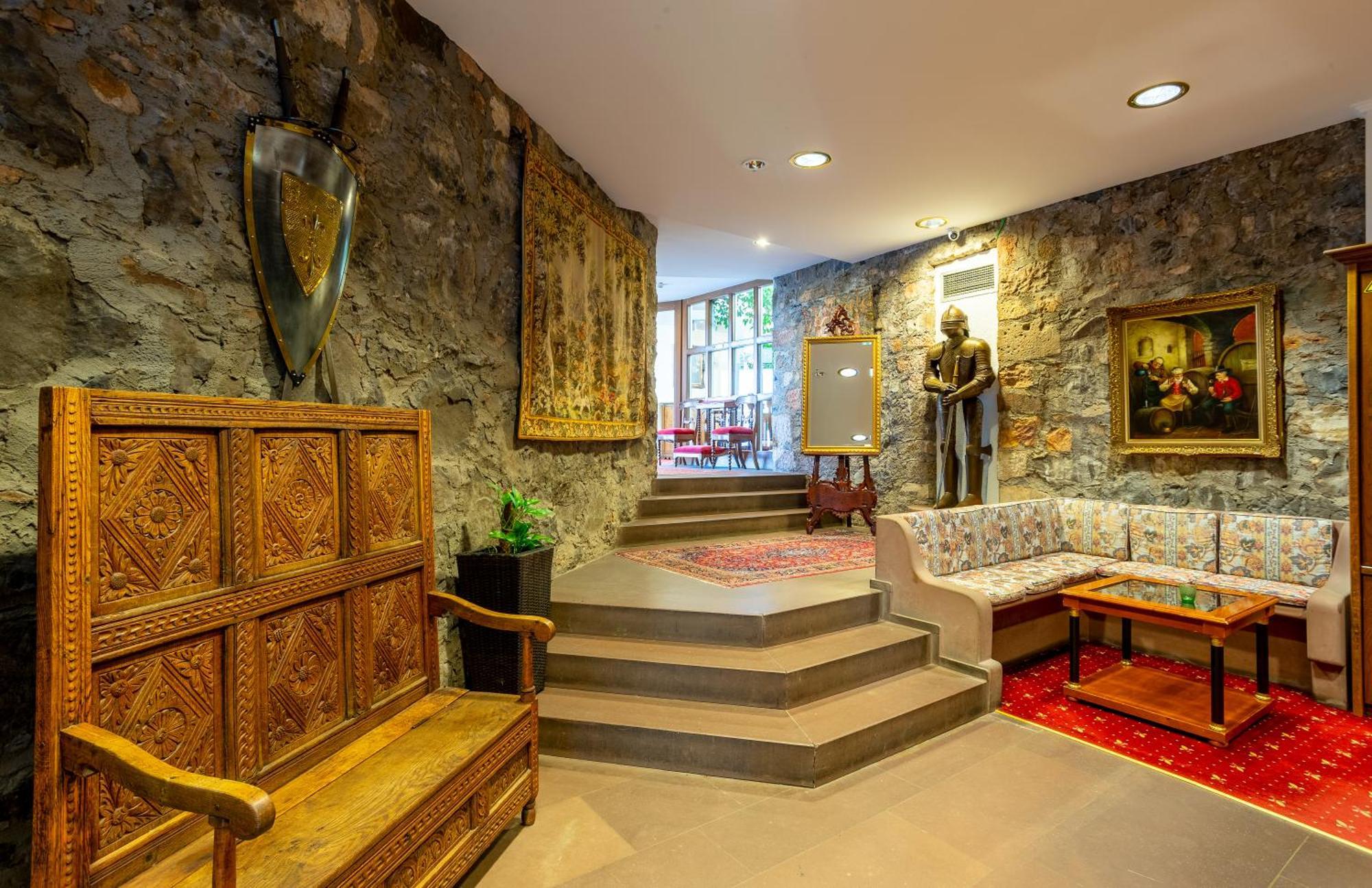 Burghotel Staufenberg Staufenberg  Екстер'єр фото