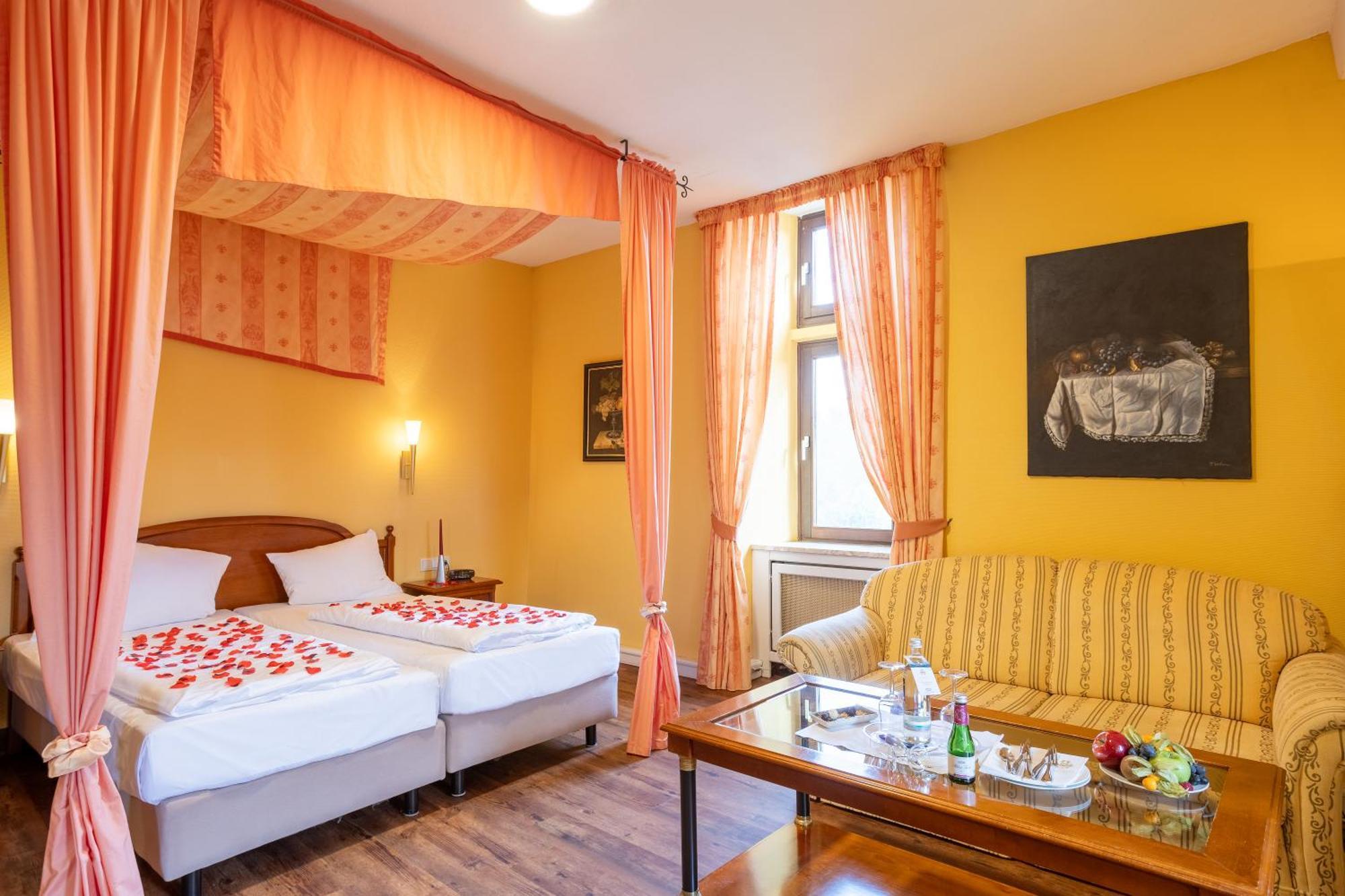 Burghotel Staufenberg Staufenberg  Екстер'єр фото