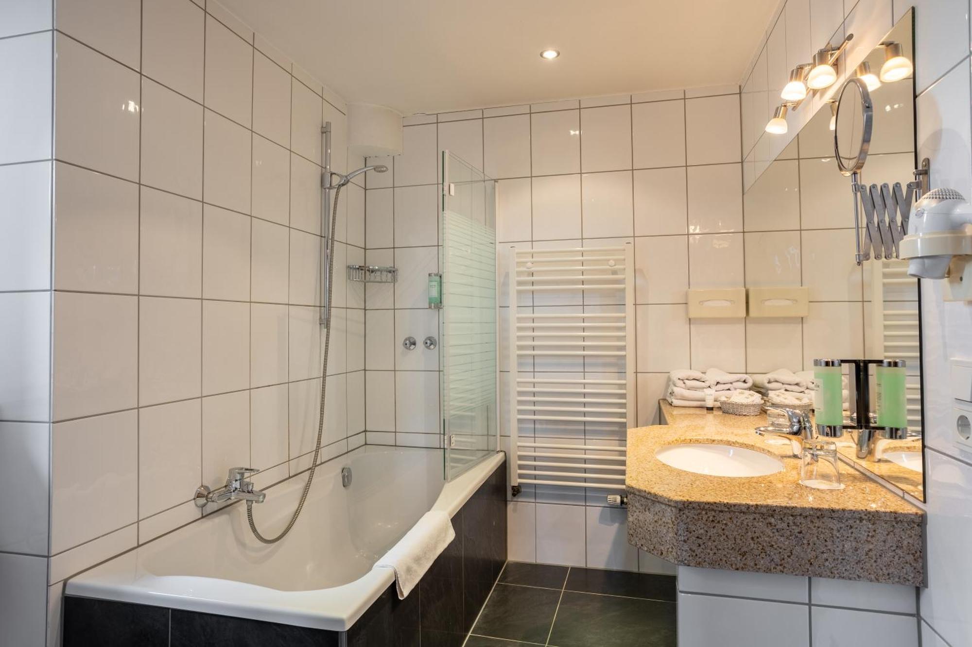 Burghotel Staufenberg Staufenberg  Екстер'єр фото