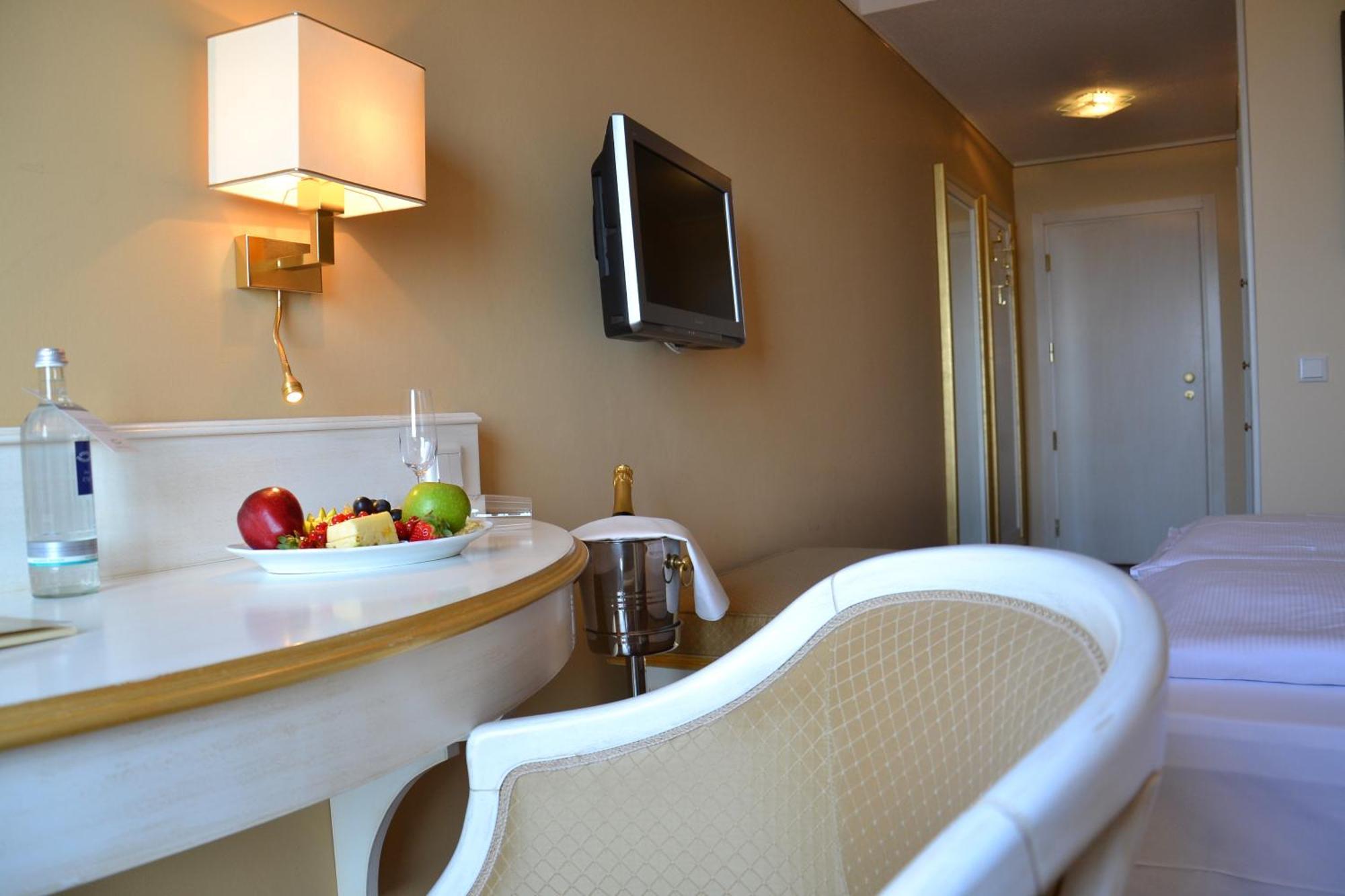 Burghotel Staufenberg Staufenberg  Екстер'єр фото