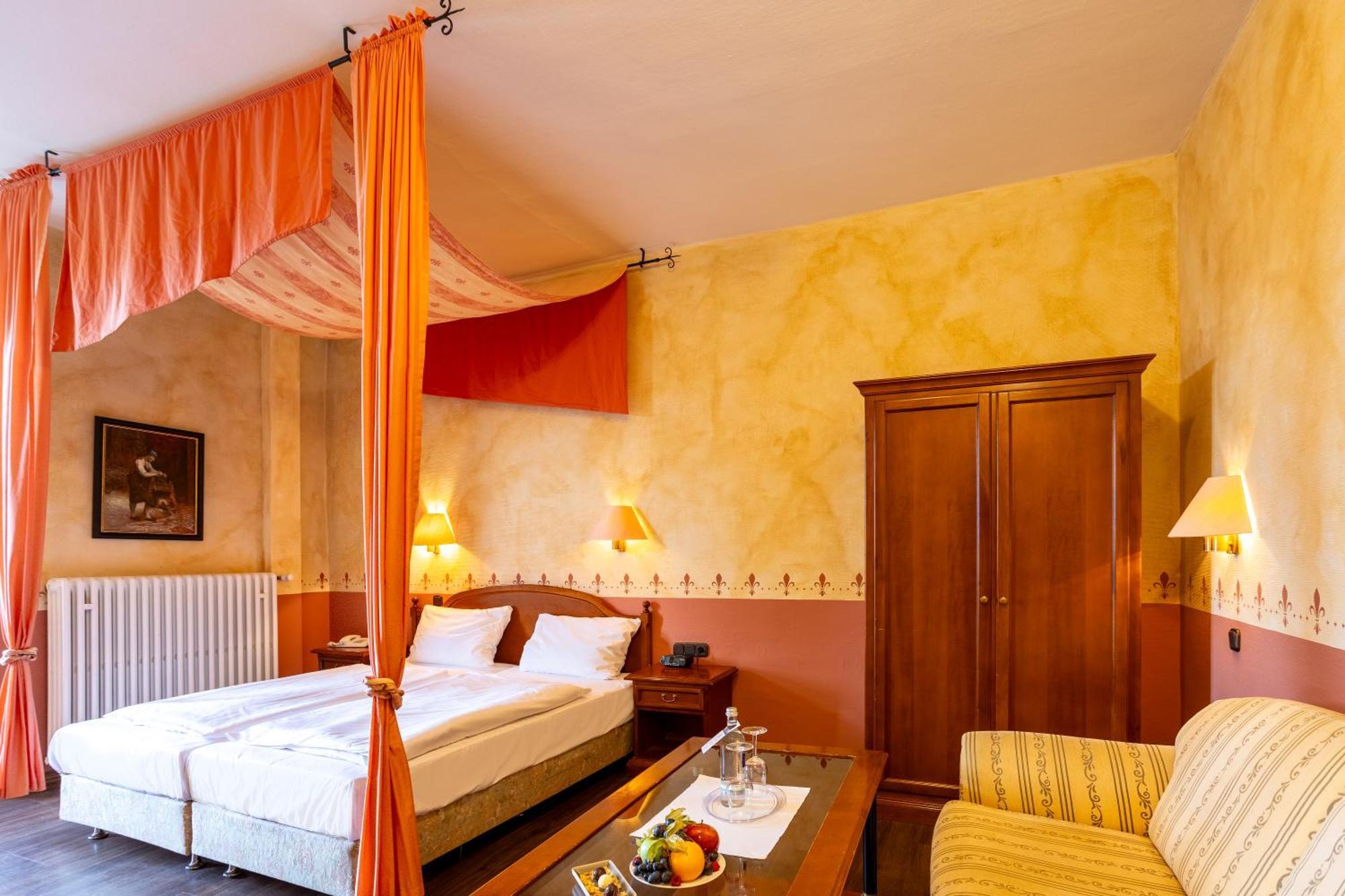 Burghotel Staufenberg Staufenberg  Екстер'єр фото